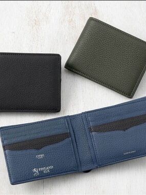 CYPRIS MORPHO ELK Leather Bi-Fold Wallet with Multiple Card Slots